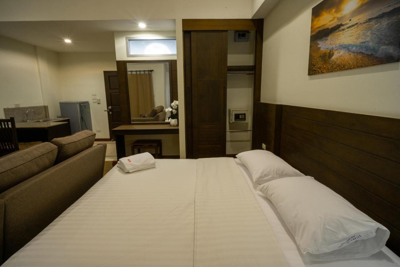 Hotel Baan Chuan Chom Pattaya Esterno foto