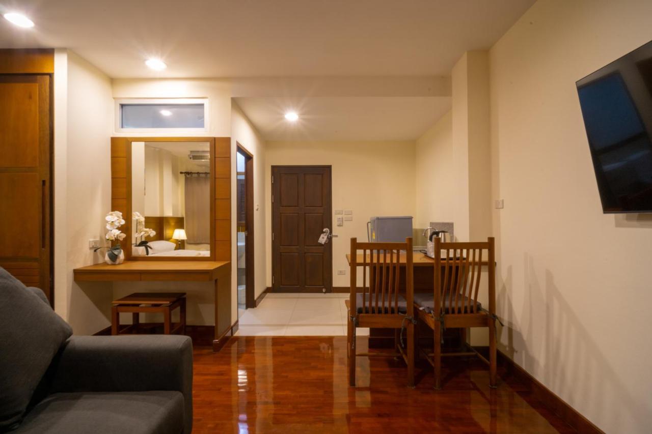 Hotel Baan Chuan Chom Pattaya Esterno foto