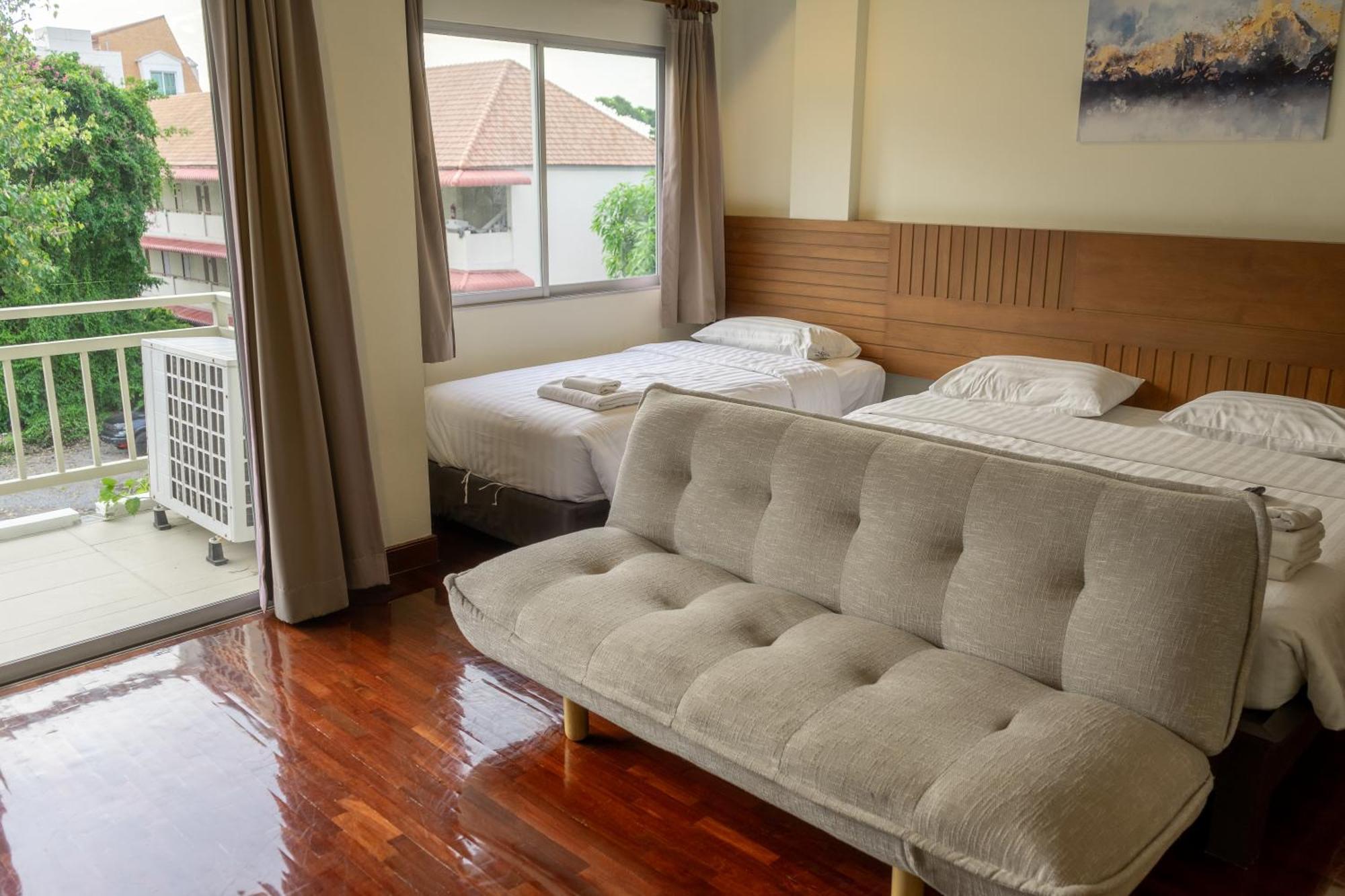 Hotel Baan Chuan Chom Pattaya Esterno foto